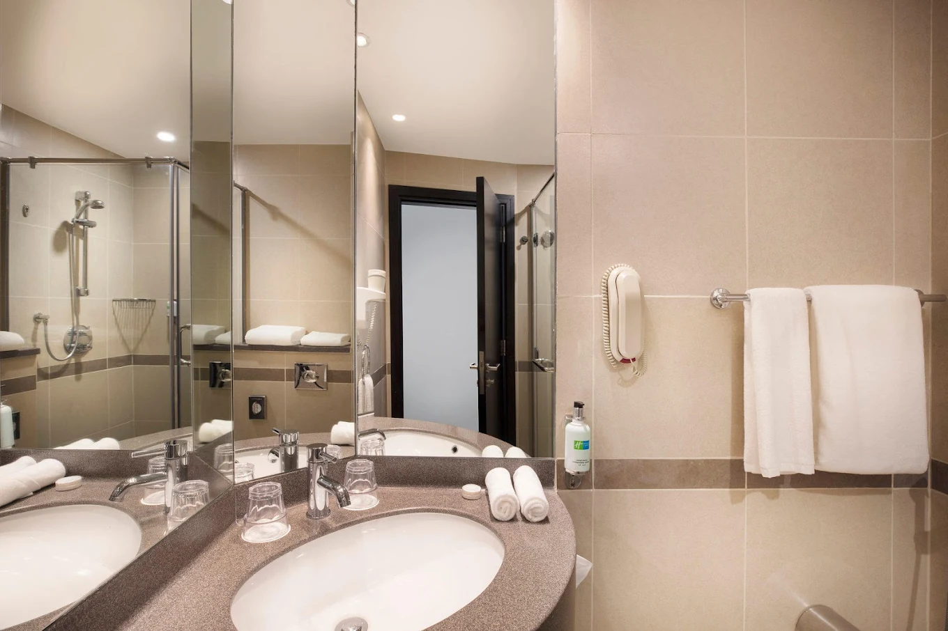 Holiday Inn Express Dubai Airport by IHG