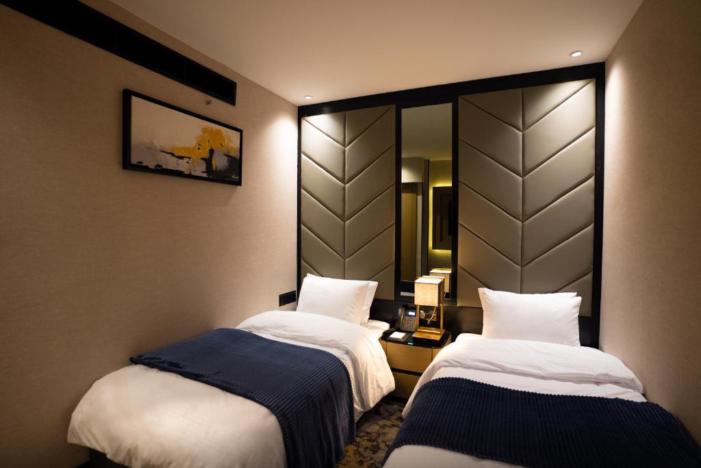 THE V HOTEL